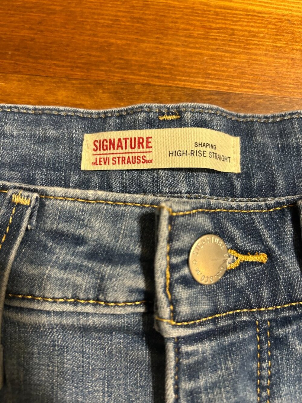 Levi's Medium Blue Wash High-rise straight jeans Size 10 / W30